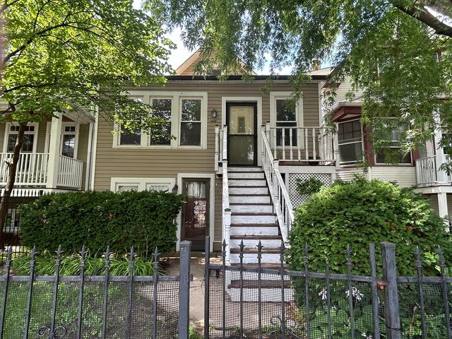 4136 N Bell Avenue, Chicago, IL 60618