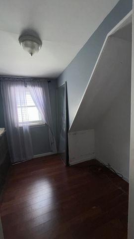 4136 N Bell Avenue, Chicago, IL 60618