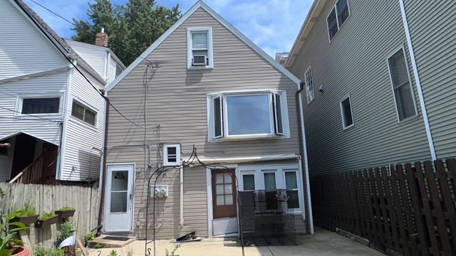 4136 N Bell Avenue, Chicago, IL 60618