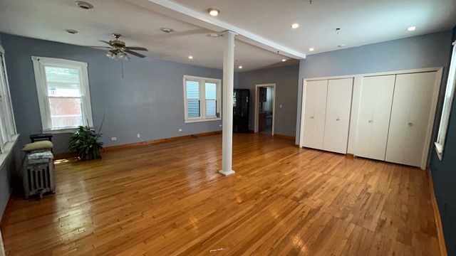4136 N Bell Avenue, Chicago, IL 60618