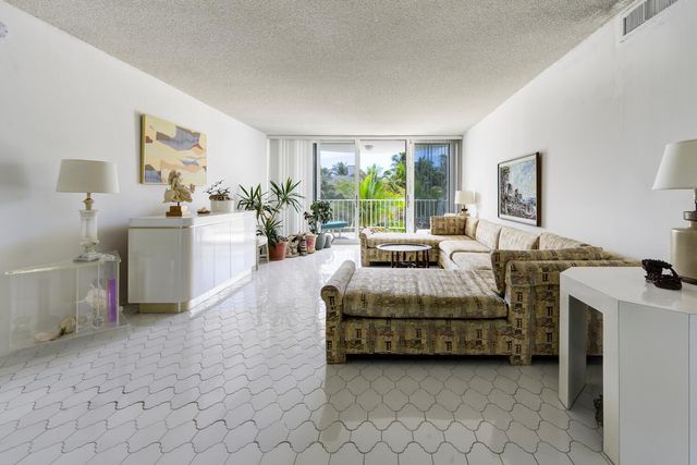 2295 S Ocean Boulevard 404, Palm Beach, FL 33480