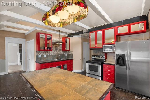 26717 Little Mack Avenue, Saint Clair Shores, MI 48081