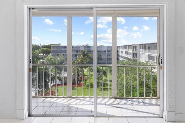 4650 Washington St 504, Hollywood, FL 33021