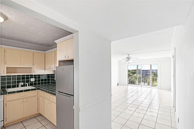 4650 Washington St 504, Hollywood, FL 33021