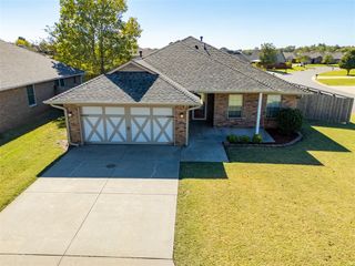 1933 Rain Tree Drive, Shawnee, OK 74804