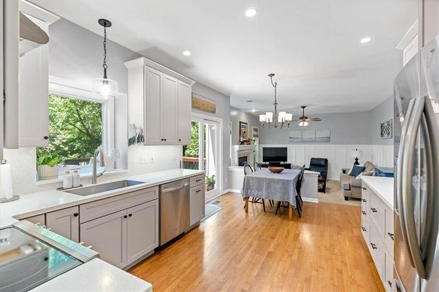 14913 W 124th Terrace, Olathe, KS 66062