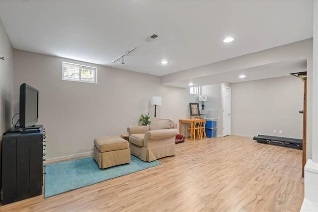 14913 W 124th Terrace, Olathe, KS 66062
