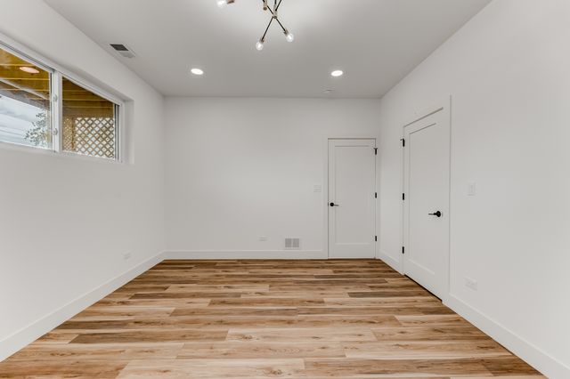 5921 S Calumet Avenue 1, Chicago, IL 60637