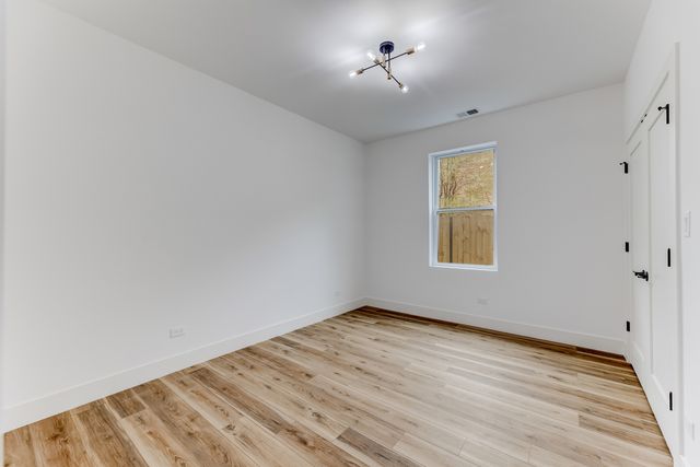 5921 S Calumet Avenue 1, Chicago, IL 60637