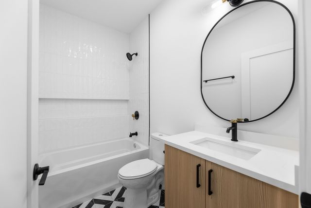 5921 S Calumet Avenue 1, Chicago, IL 60637