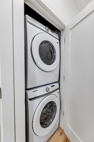 5921 S Calumet Avenue 1, Chicago, IL 60637