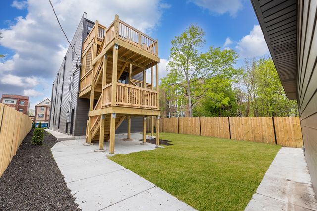 5921 S Calumet Avenue 1, Chicago, IL 60637