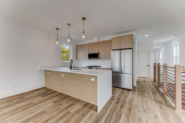 5921 S Calumet Avenue 1, Chicago, IL 60637