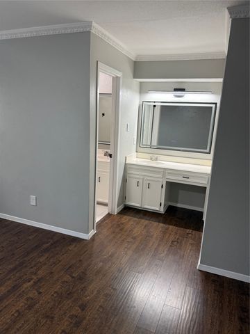 2117 Wellington Drive, Grand Prairie, TX 75051