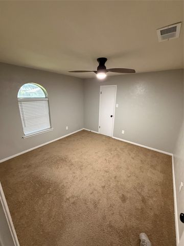2117 Wellington Drive, Grand Prairie, TX 75051
