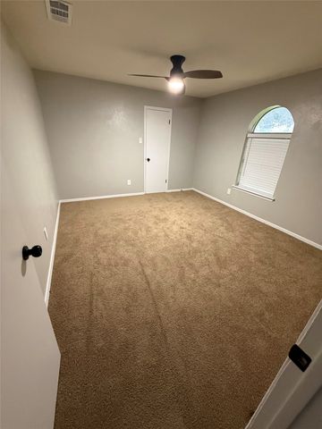 2117 Wellington Drive, Grand Prairie, TX 75051