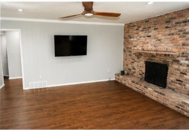 2117 Wellington Drive, Grand Prairie, TX 75051