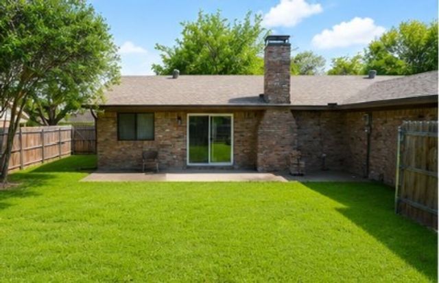 2117 Wellington Drive, Grand Prairie, TX 75051
