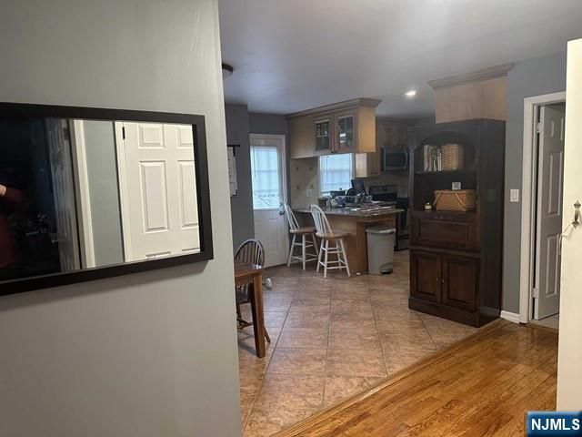 22 Garners Lane, Elmwood Park, NJ 07407