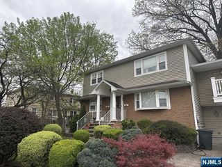 22 Garners Lane, Elmwood Park, NJ 07407