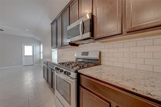 2206 Mirror Ridge Court, Texas City, TX 77568