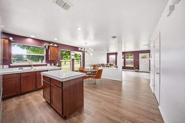 2929 Mccormick Drive, Lancaster, TX 75134