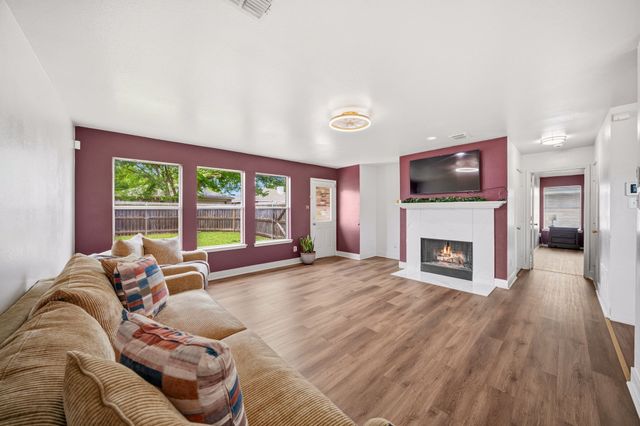 2929 Mccormick Drive, Lancaster, TX 75134