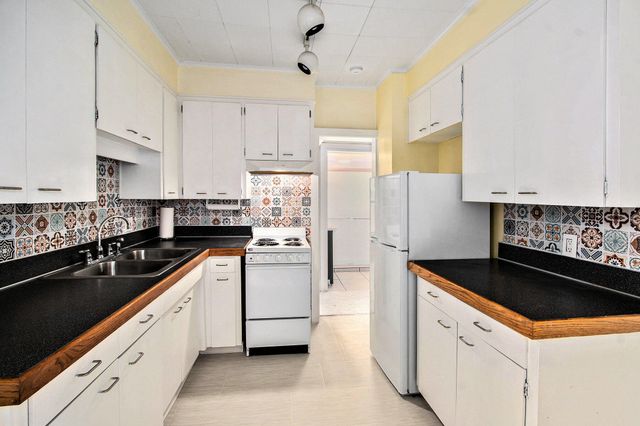 919 Lawndale Street, Ludington, MI 49431