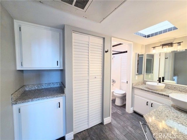 505 W 5th St 306, Long Beach, CA 90802