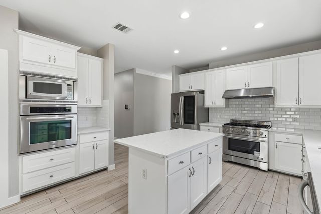 501 Lone Star DR, Cedar Park, TX 78613