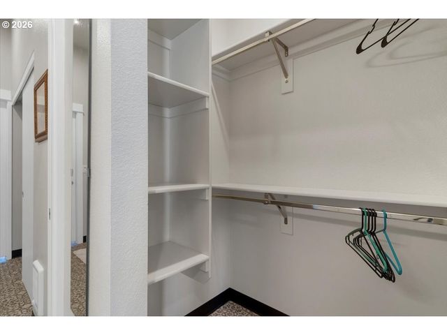 229 COMMERCIAL St Ne, Salem, OR 97301