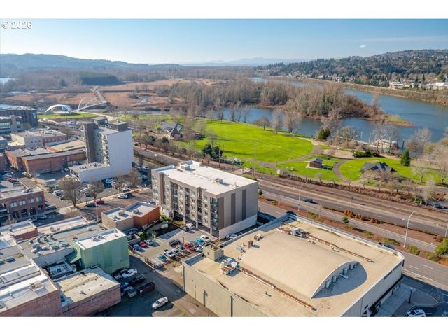 229 COMMERCIAL St Ne, Salem, OR 97301