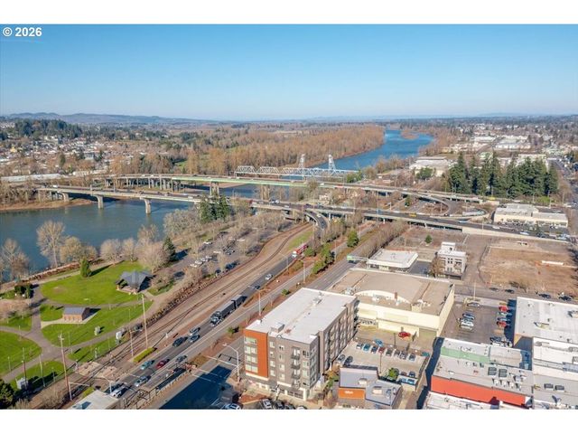 229 COMMERCIAL St Ne, Salem, OR 97301