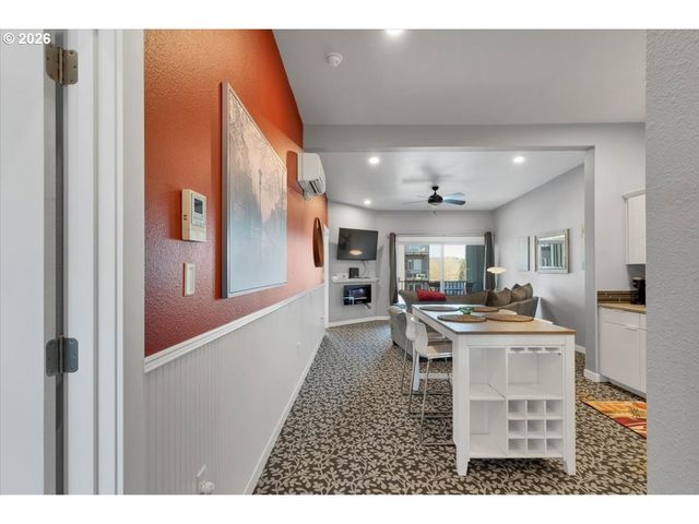 229 COMMERCIAL St Ne, Salem, OR 97301