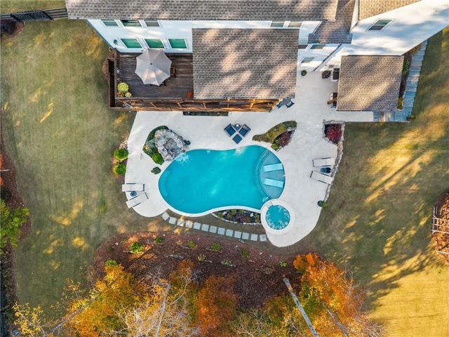 16180 Grand Litchfield Drive, Roswell, GA 30075