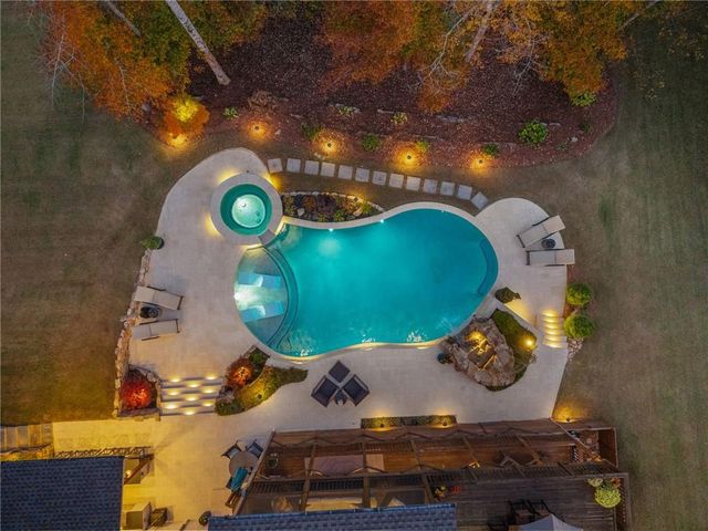 16180 Grand Litchfield Drive, Roswell, GA 30075