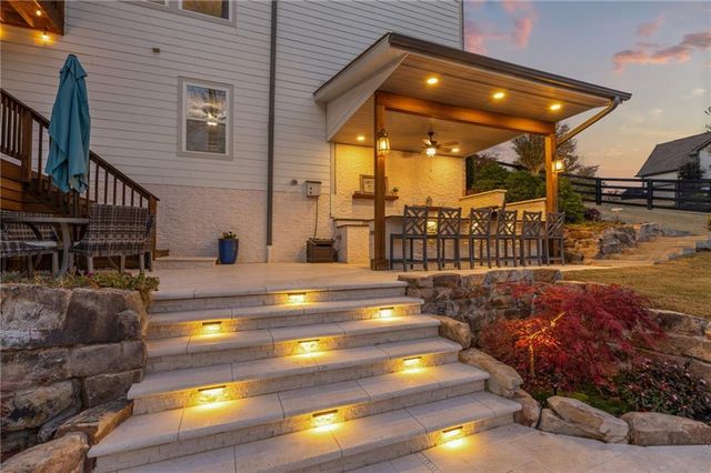 16180 Grand Litchfield Drive, Roswell, GA 30075