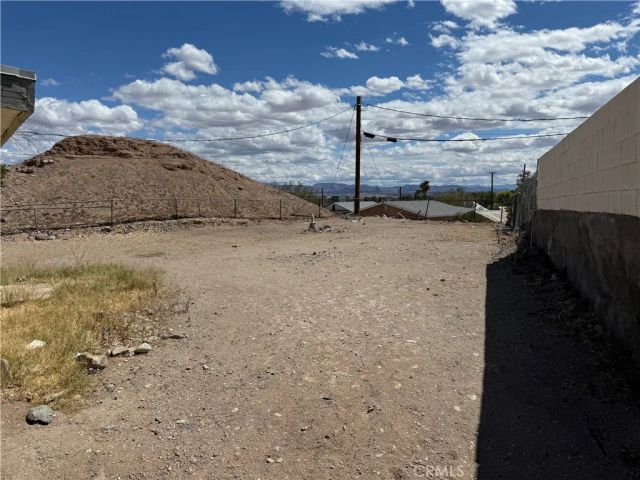 323 E, Needles, CA 92363