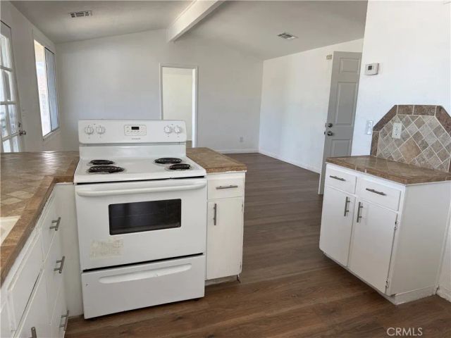 323 E, Needles, CA 92363