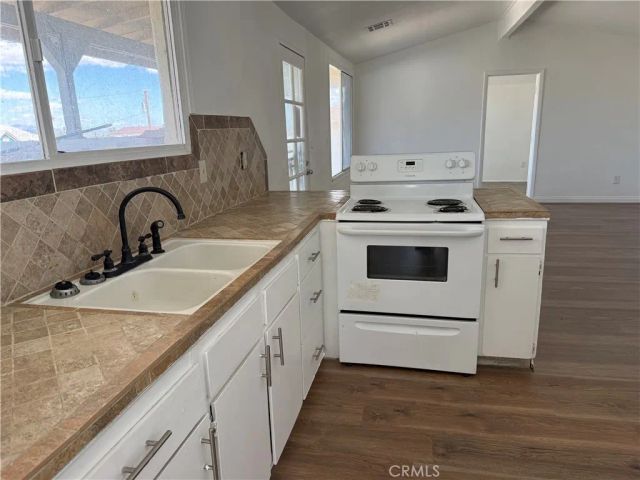 323 E, Needles, CA 92363