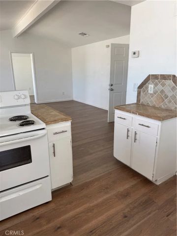 323 E, Needles, CA 92363