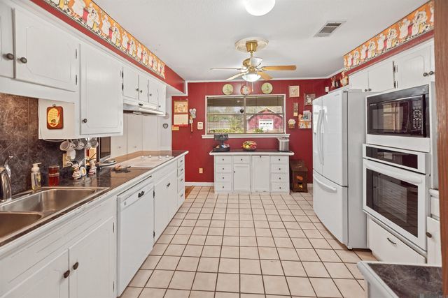 3803 Buffwood Dr, Baker, LA 70714