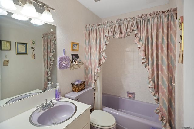 3803 Buffwood Dr, Baker, LA 70714
