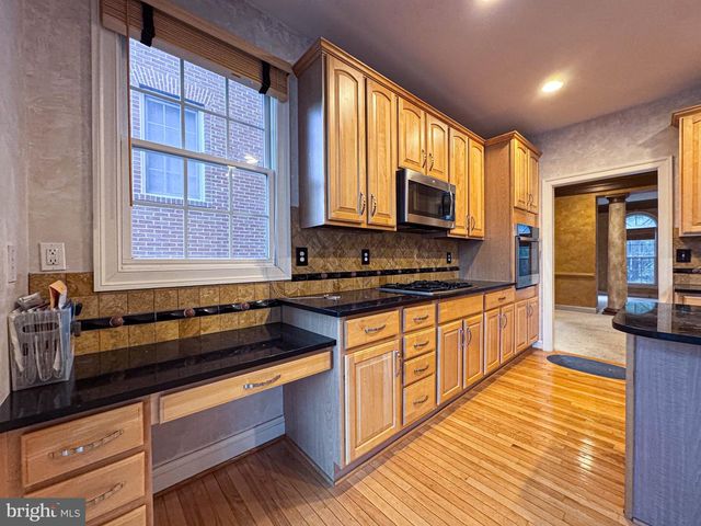 608 PLEASANT DR, Rockville, MD 20850