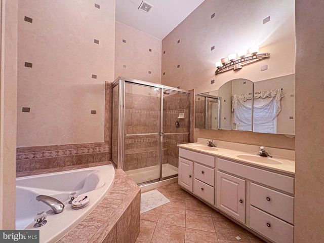 608 PLEASANT DR, Rockville, MD 20850