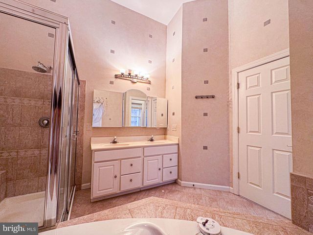 608 PLEASANT DR, Rockville, MD 20850