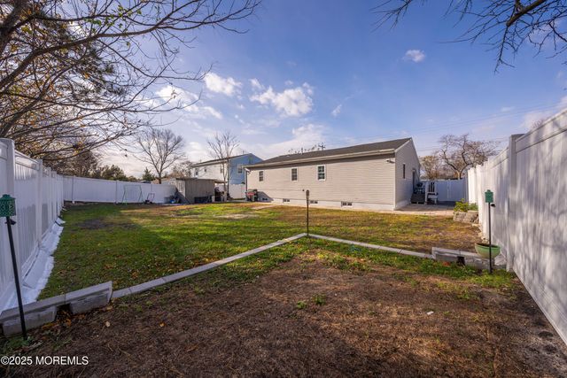 436 Applegate Avenue, Toms River, NJ 08757