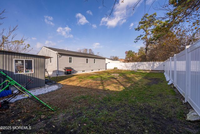 436 Applegate Avenue, Toms River, NJ 08757