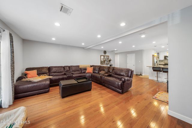 436 Applegate Avenue, Toms River, NJ 08757