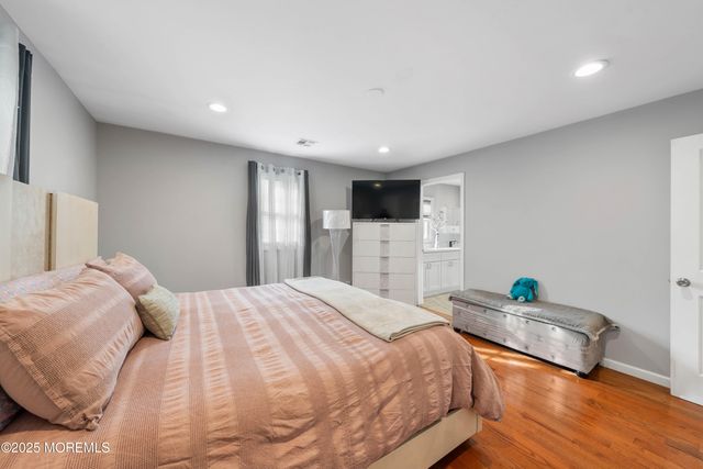 436 Applegate Avenue, Toms River, NJ 08757